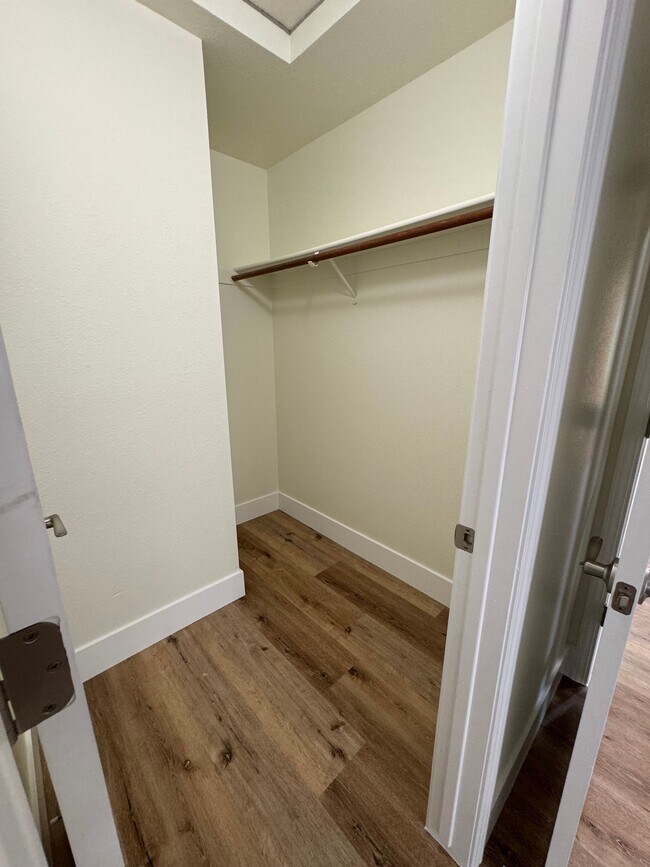 Building Photo - 1024 Michelle Ct