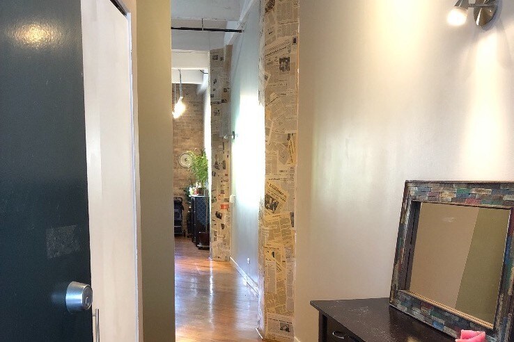 Entry hallway - 1720 N Marshfield Ave