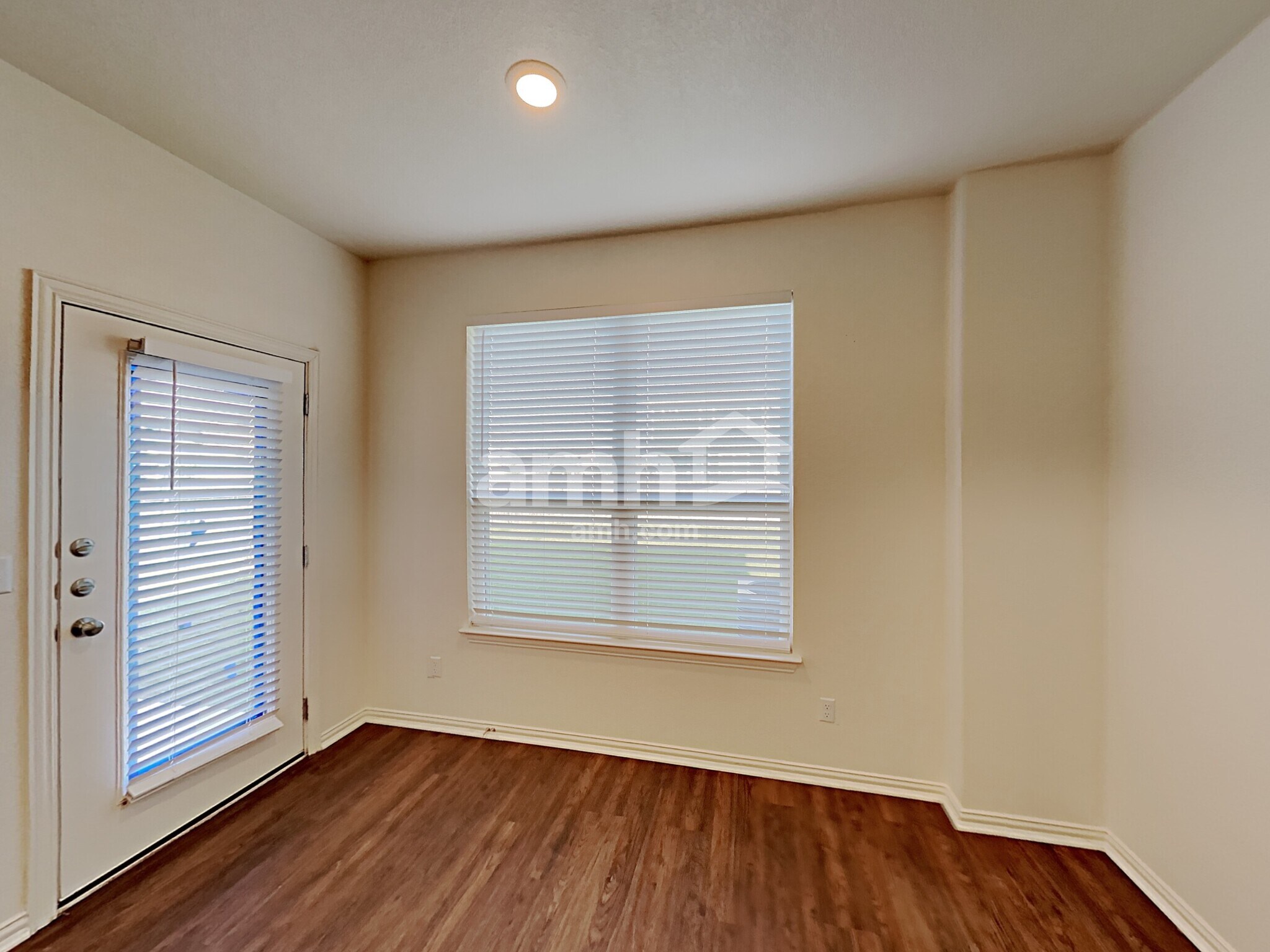 Building Photo - 2709 Wolfcreek