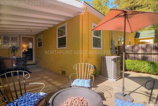Building Photo - Charming East Sacramento Bungalow – Prime ...