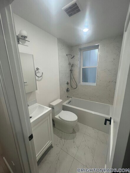 Building Photo - 47 Englewood Ave