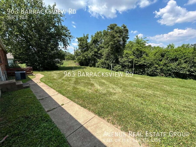 Building Photo - 963 Barracksview Rd