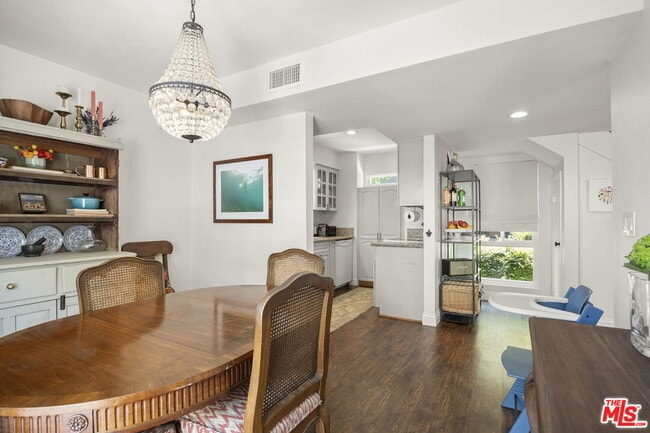 Building Photo - 27462 Country Glen Rd