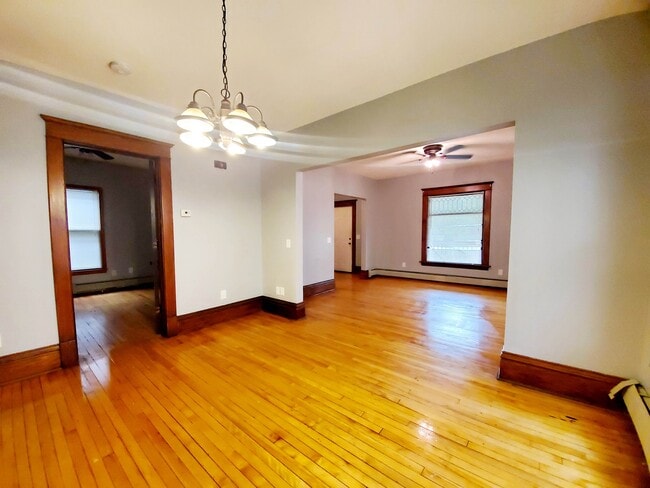 Building Photo - 1023 James Ave N