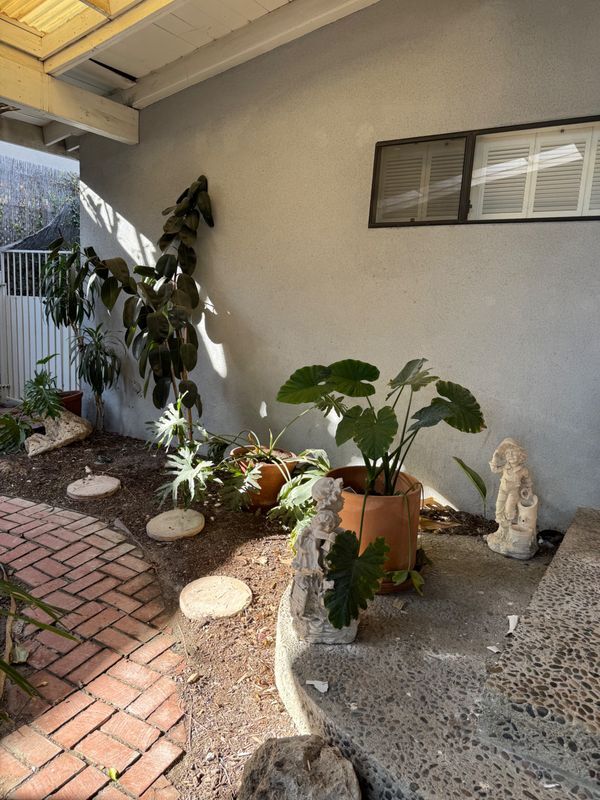 Building Photo - 17249 Flanders St