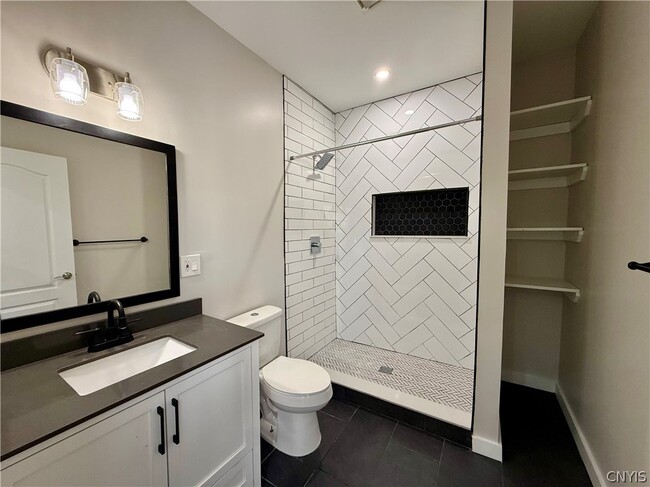 Building Photo - 125 Thomas St