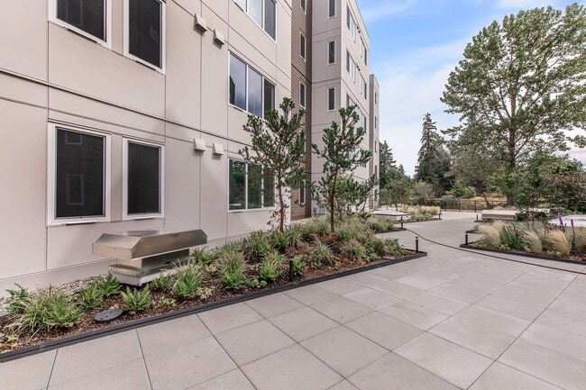 Building Photo - 192 Shoreline