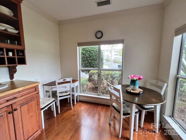 Building Photo - 1140 Torrence Cir