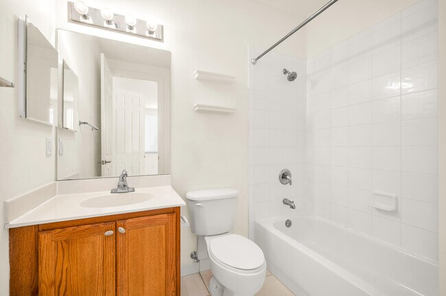 Building Photo - 750 Millbrae Ct