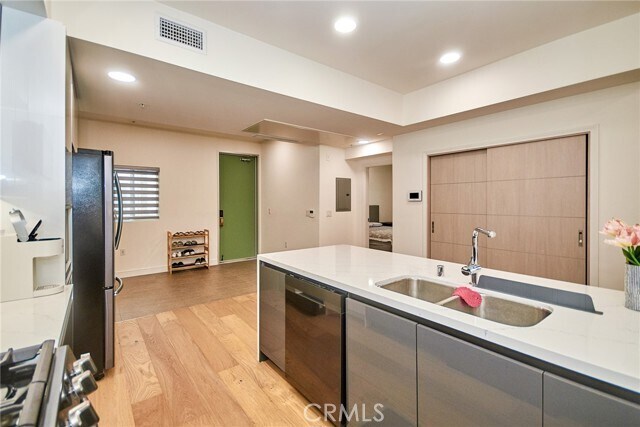 Building Photo - 820 S Wilton Pl