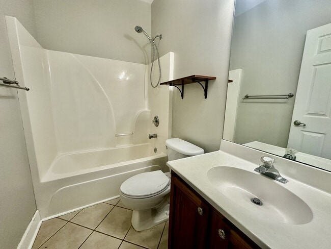 Building Photo - Spacious Home on a Large Lot in Grande Oaks!