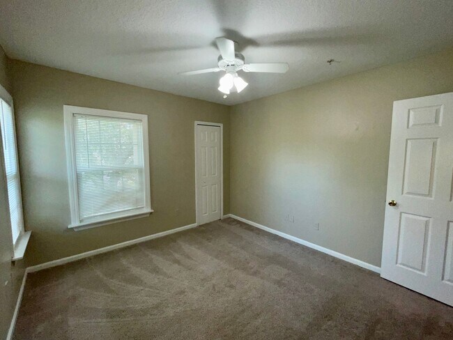 Building Photo - 6542 Swissco Dr