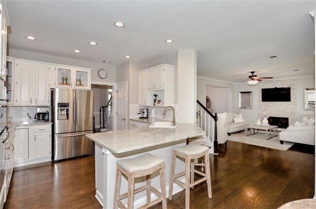 Building Photo - 310 Windsor Gate Cove NE