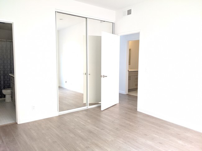Building Photo - 2452 S Centinela Ave