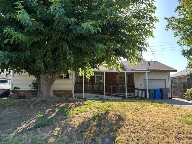 Primary Photo - 1559 Boynton Ave