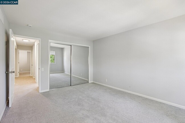 Building Photo - 1541 Moraga Way