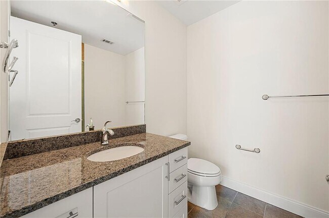 Building Photo - 270 17th St