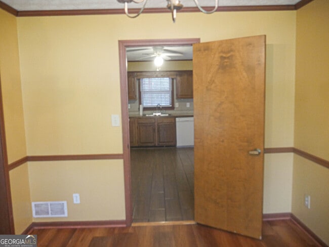 Building Photo - 6451 Edenfield Dr