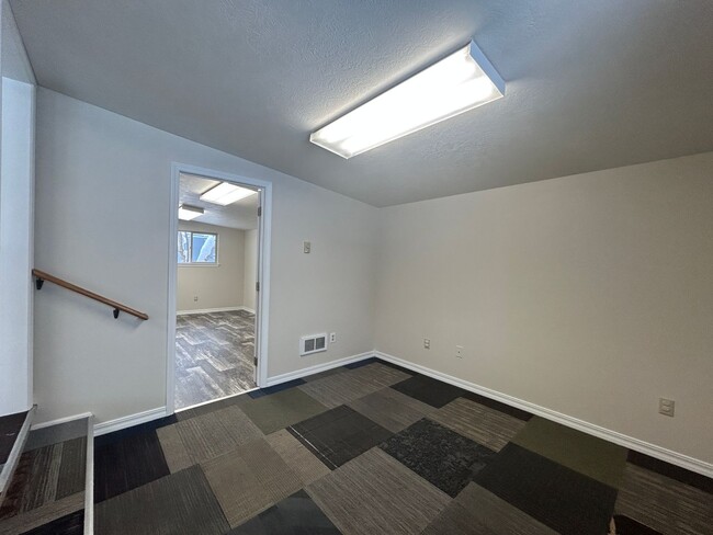 Building Photo - 4 bed 1 bath in the heart of Hamilton