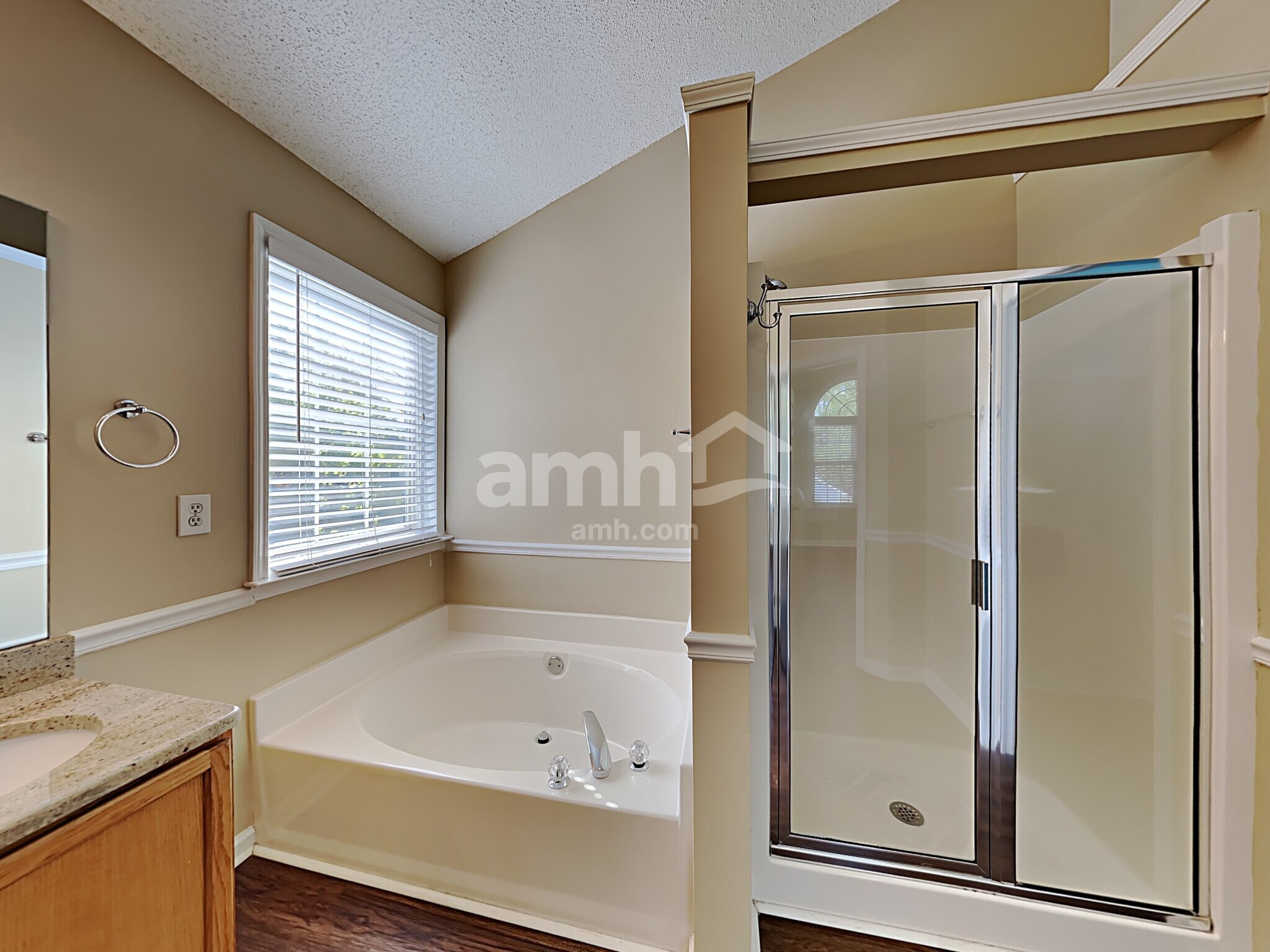 Building Photo - 409 Ascott Way