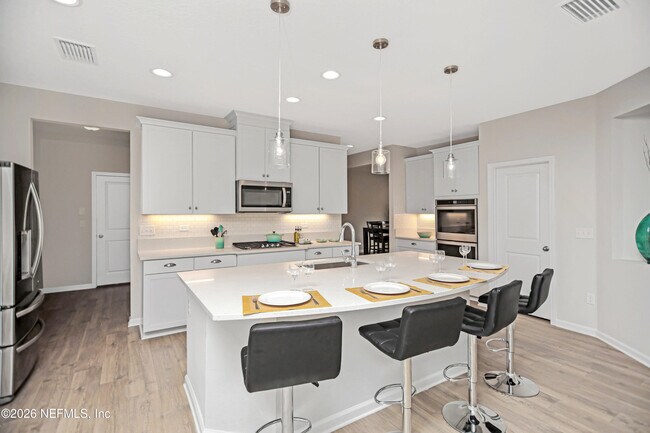 Building Photo - 179 Horsetail Ct