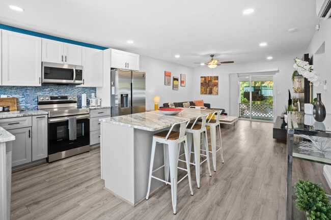 Primary Photo - 2023 NE 15th Ave