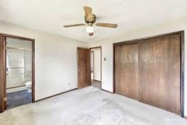 Building Photo - 501 Division St