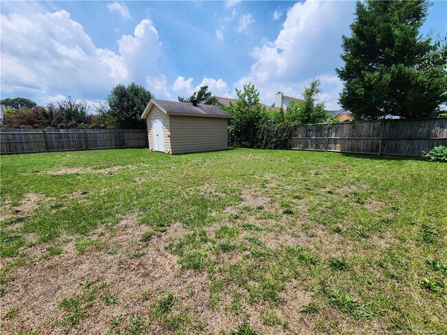 Building Photo - 1549 Laurel Oak Dr