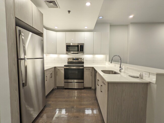 Building Photo - 1414 Beacon St