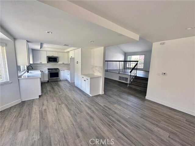 Building Photo - 8891 Baywood Dr