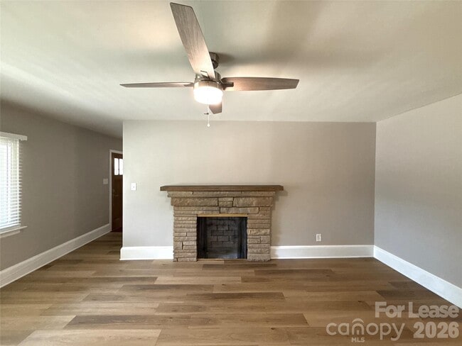 Building Photo - 833 Mohigan St