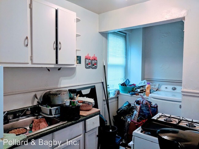 Building Photo - 106 N Dooley Ave