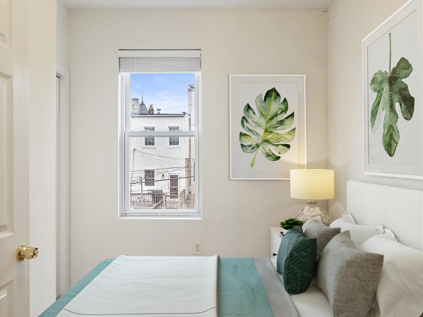 Building Photo - Historic Eckington townhouse near Red Line...