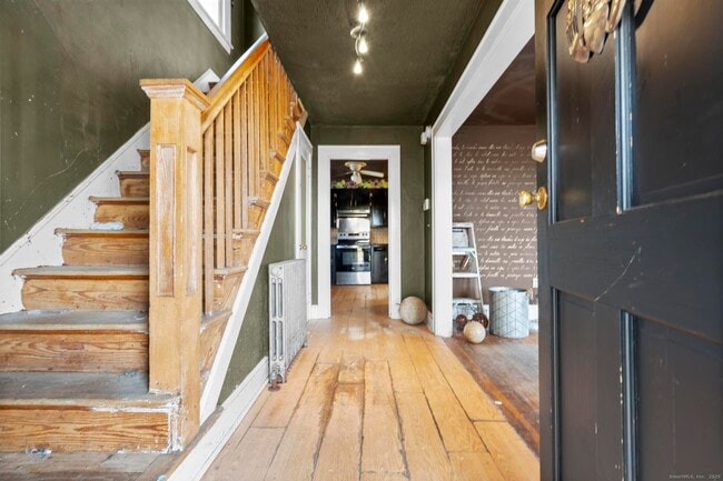 Building Photo - 29 Abner St