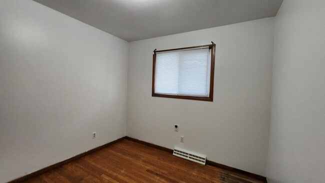 Building Photo - 2421 Adler Cir