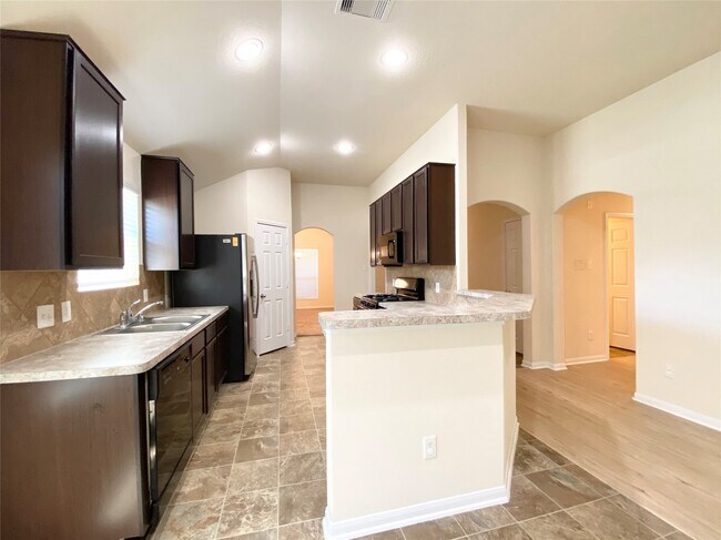 Building Photo - 15202 Pecan Lndg Dr