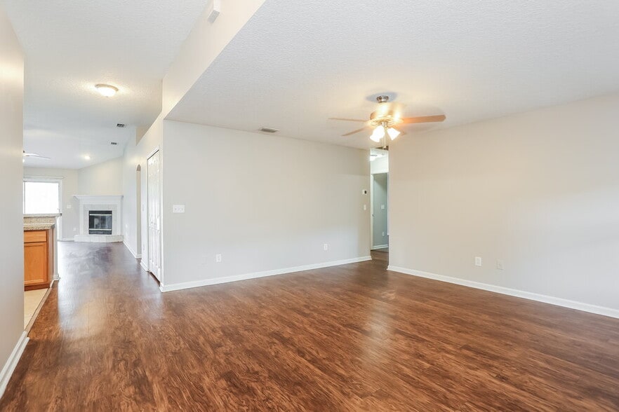 Building Photo - 535 Misty Morning Ct