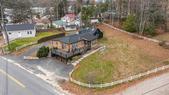 Building Photo - 94 Lakeshore Dr