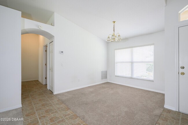 Building Photo - 1712 Arash Cir