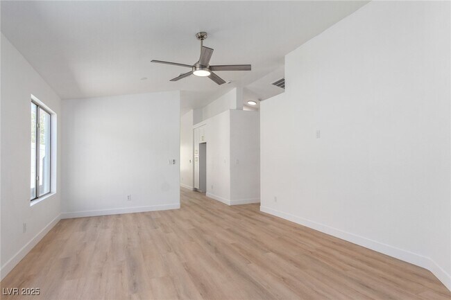 Building Photo - 10482 Clarion River Dr