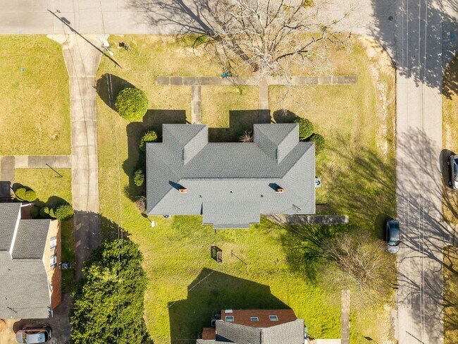 Building Photo - Duplex