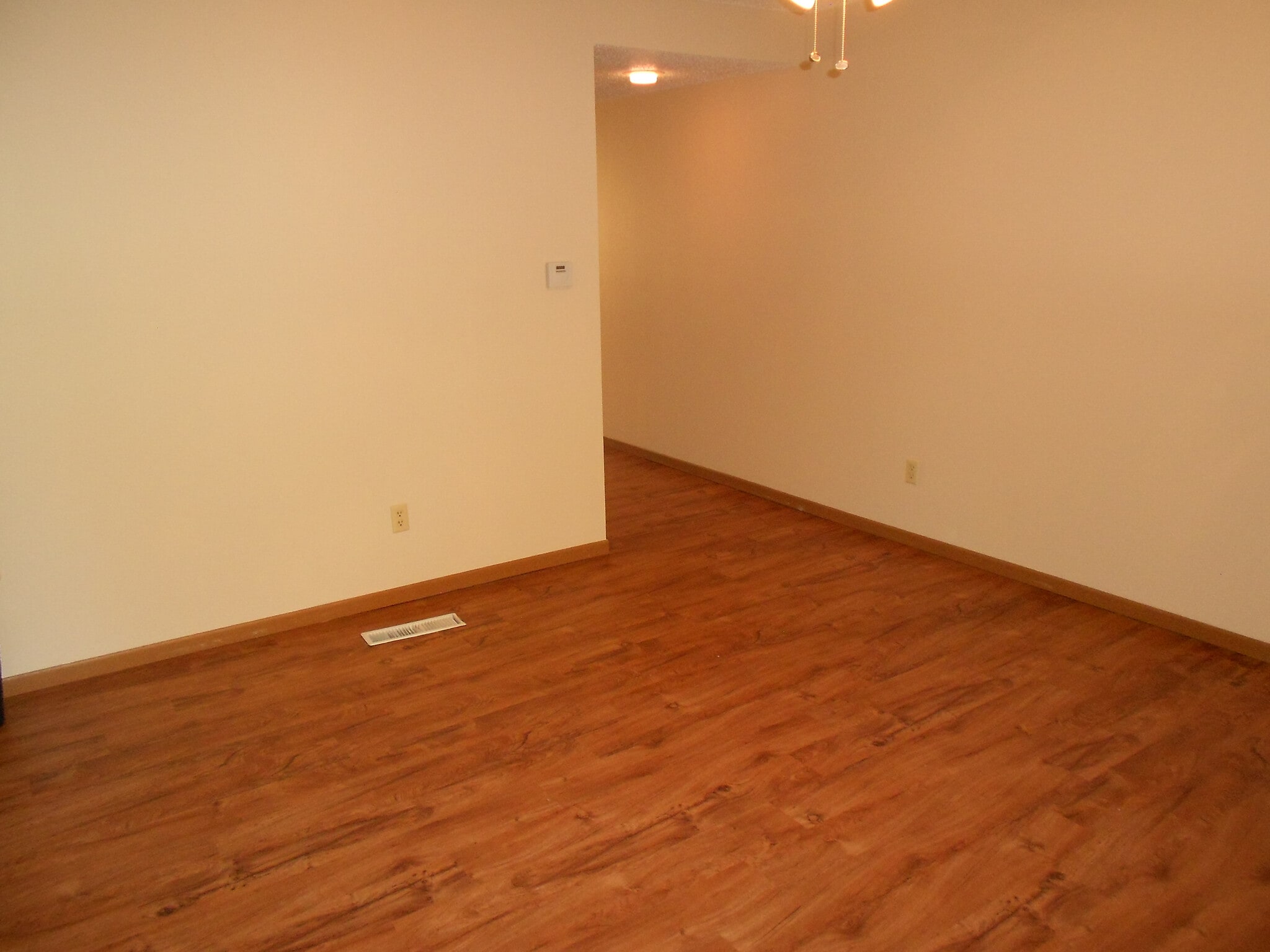 Building Photo - 420 6th Ave