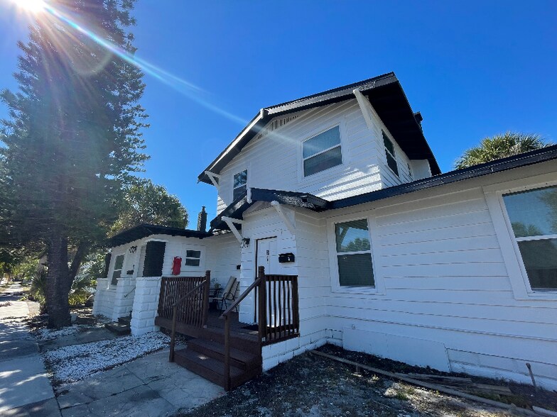 Building Photo - 2900 1st Ave S