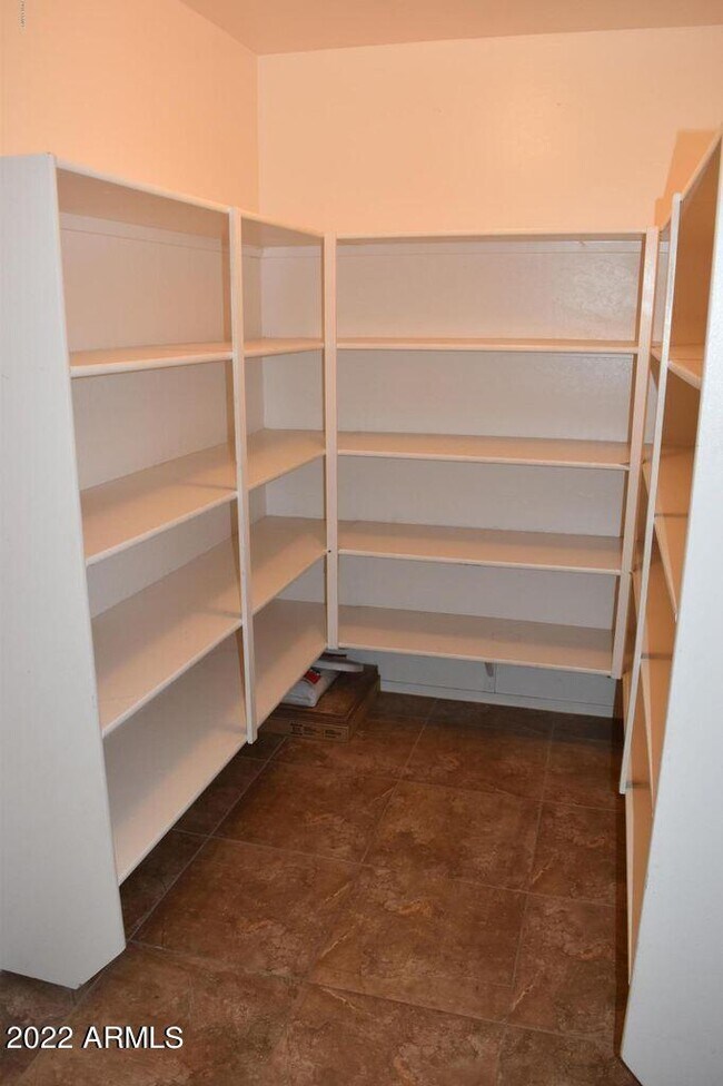 Building Photo - 450 E Maddison St