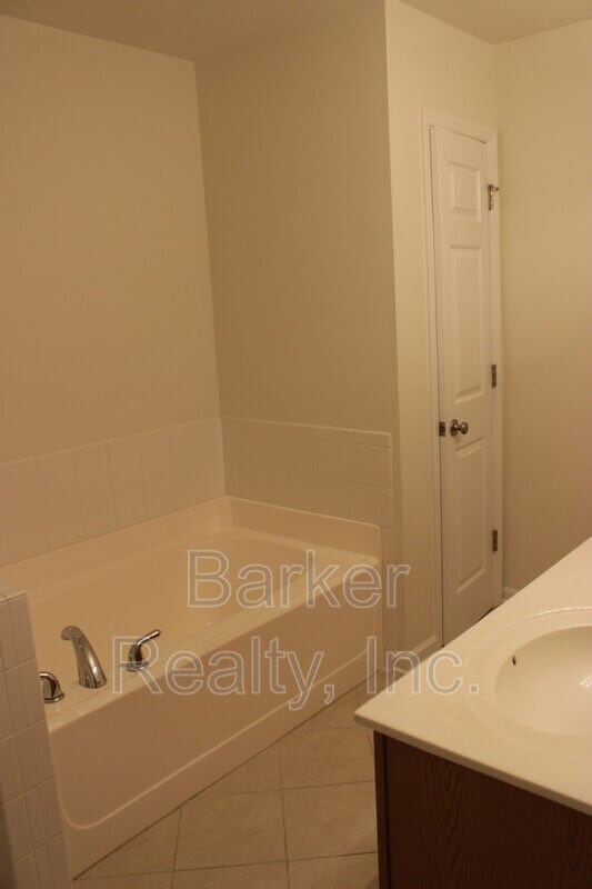 Building Photo - 11711 Mezzanine Dr