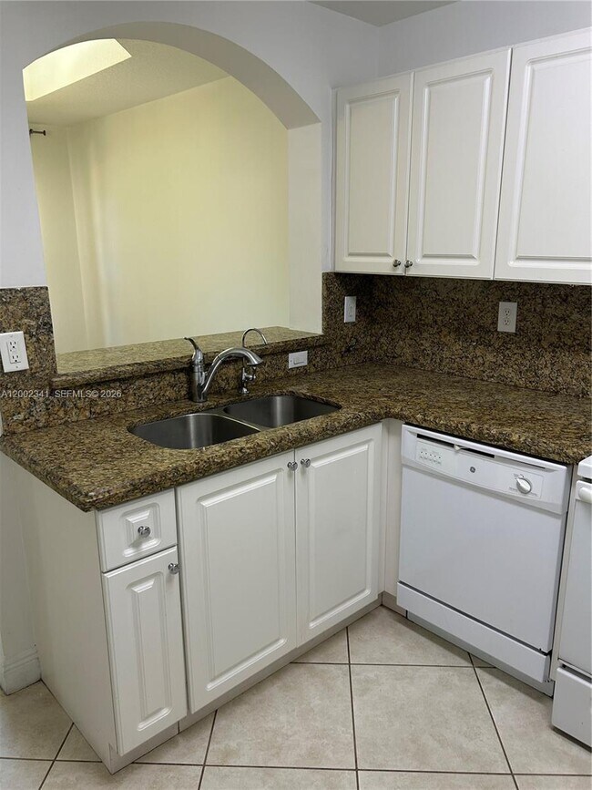 Building Photo - 915 SW 143rd Terrace