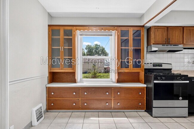 Building Photo - 5344 Colton Dr