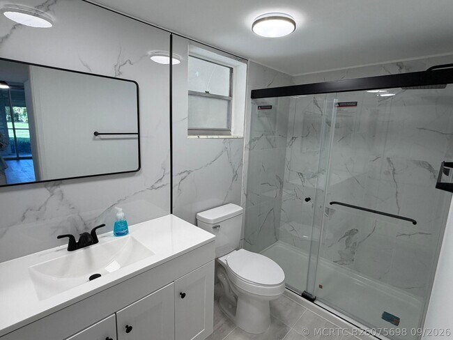 Building Photo - 2661 S Course Dr