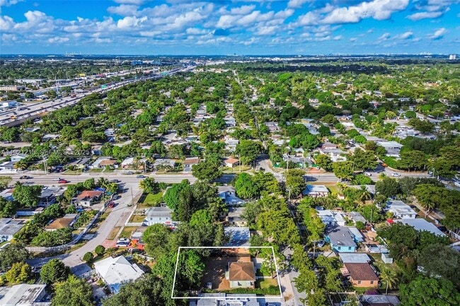 Building Photo - 13590 NW 5th Ave
