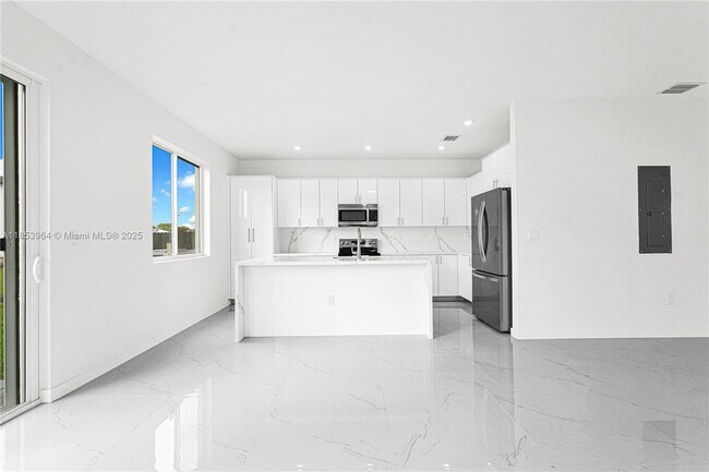 Building Photo - 22467 SW 125th Ave